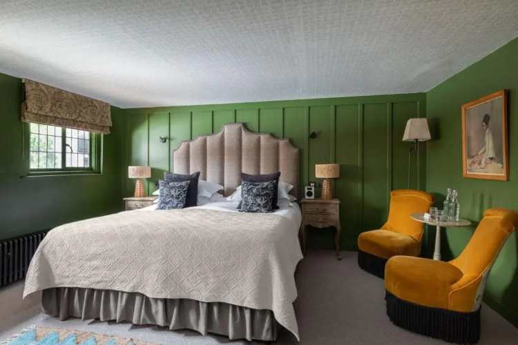 The Falstaff Hotel