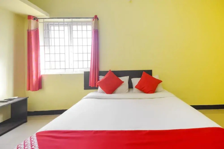 OYO 24331 Rose Park Inn