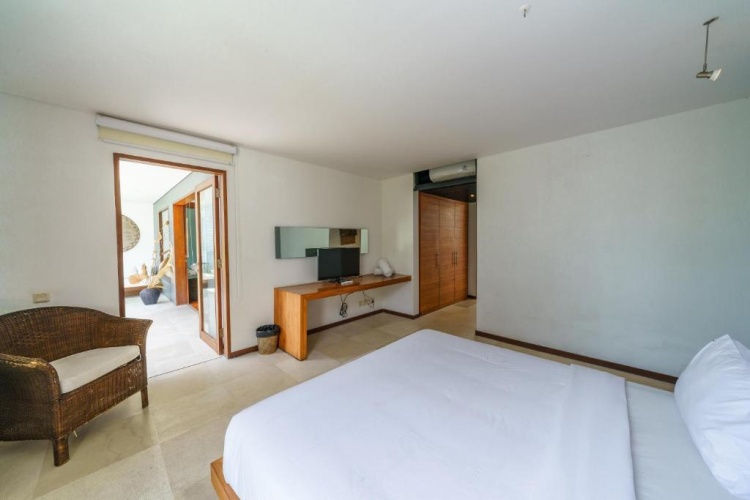 2 Bedrooms Villa
