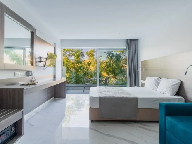 Rio Gardens - Sunny Studio w Shared Pool