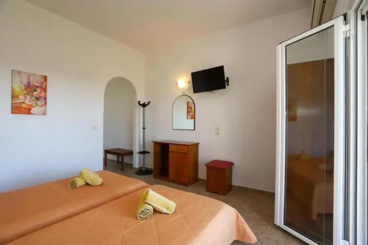 Aleka Apartment 4