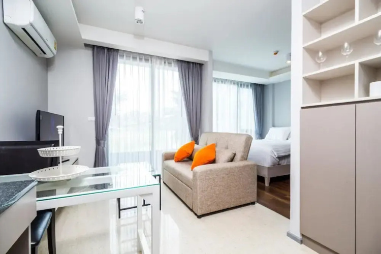 6Av 218 - Surin Beach Studio Pool and gym