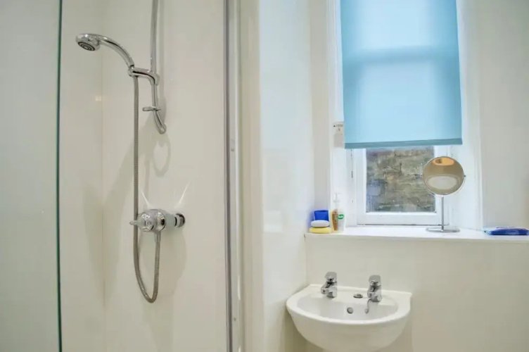 3 Bedroom Flat In Morningside