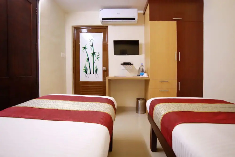 OYO 8420 Elite Inn