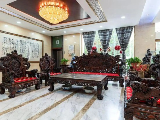 He Yuyue   Hotel