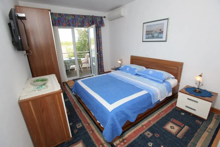 Apartments Jole - 70m from the sea