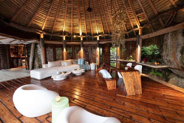 Villa beachfront