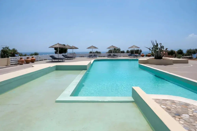 Cozy Gem With Access to a Sparkling Shared Pool