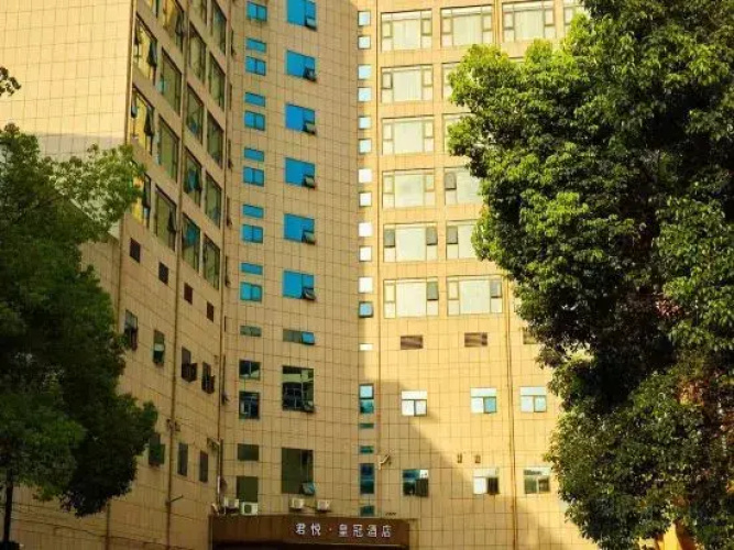 Crown Hotel Junyue