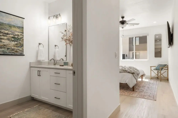 Lagoon Vibes 4 Bedroom Townhouse