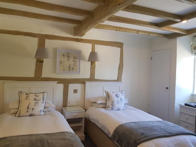 Standard Twin room
