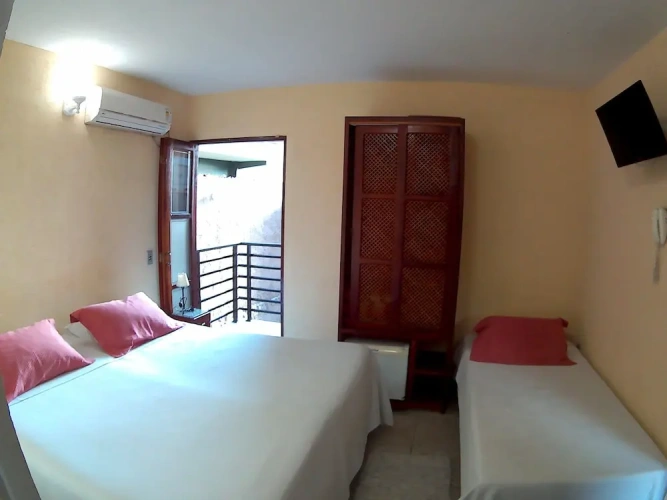 Standard Triple room
