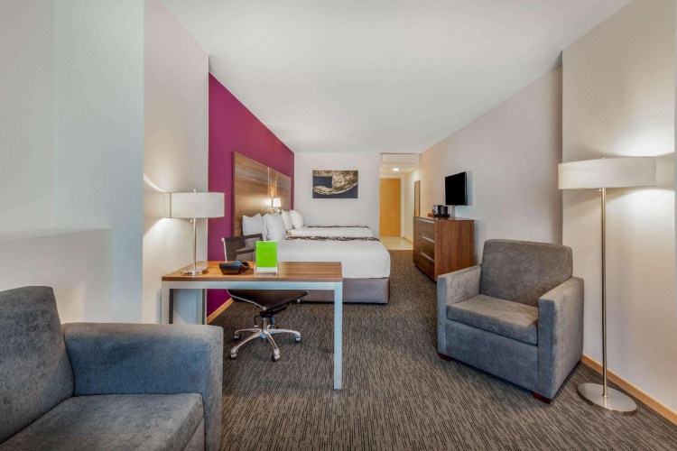 Deluxe Quadruple Suite