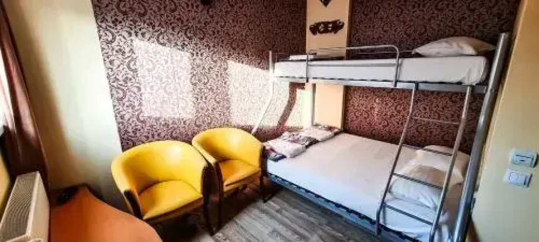 5 Stars High Hostel