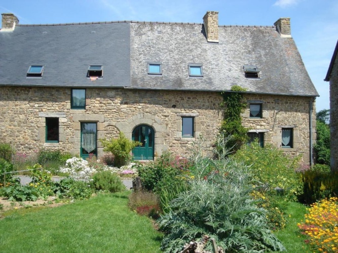 2 Bedrooms Cottage