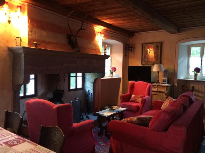 2 Bedrooms Luxury Apartment