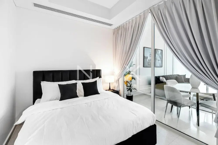 2BR 908 Bay Square B13