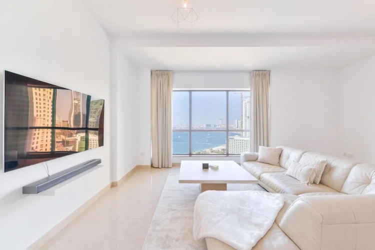 3 Bedrooms Apartment beachfront