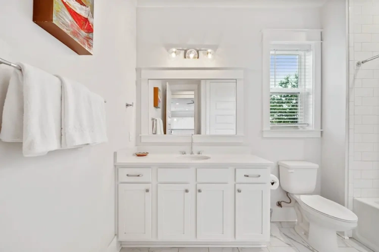 5 Bedrooms Cottage