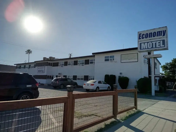 Sierra Motor Lodge - Mojave, CA