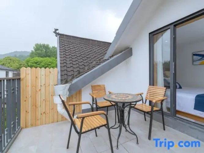Suite with mountain view