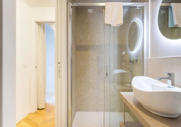 1 Bedroom Apartment with courtyard view