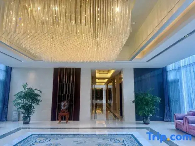 Lingyuan Linggang Hotel