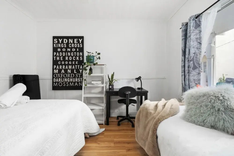 Beach house 2km CBD