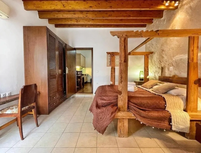 Comfort room with balcony