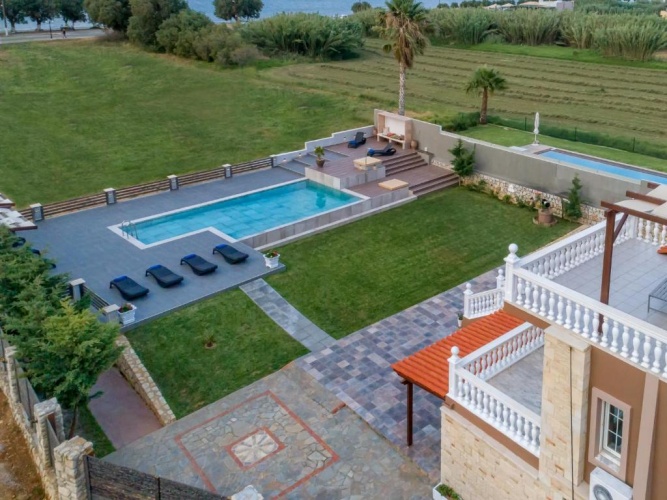 Villa beachfront