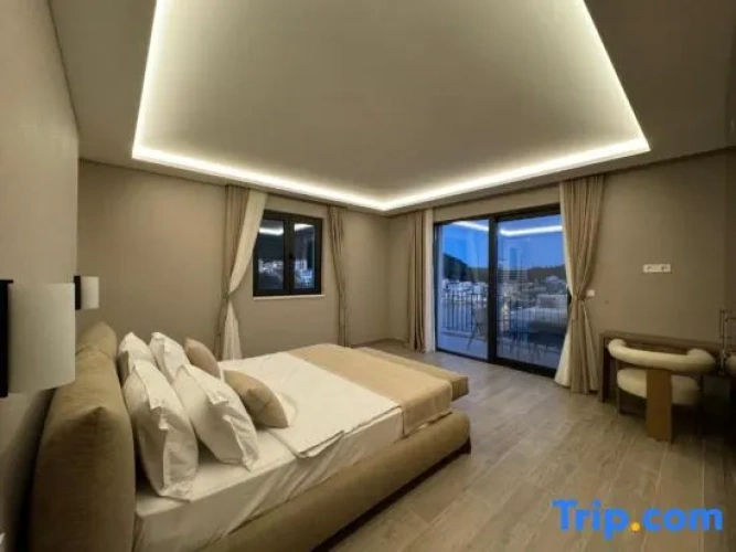 4 Bedrooms Villa