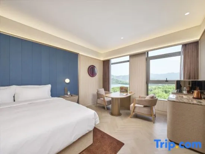 Deluxe Double room with lake view