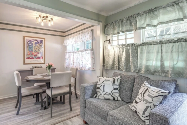 2 Bedrooms Cottage