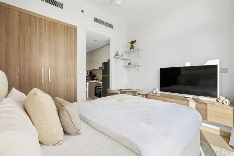 Bright Modern Studio in Meydan