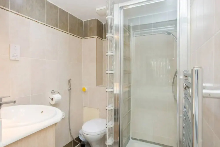 Homely 2 Bedroom Apartment in Maida Vale