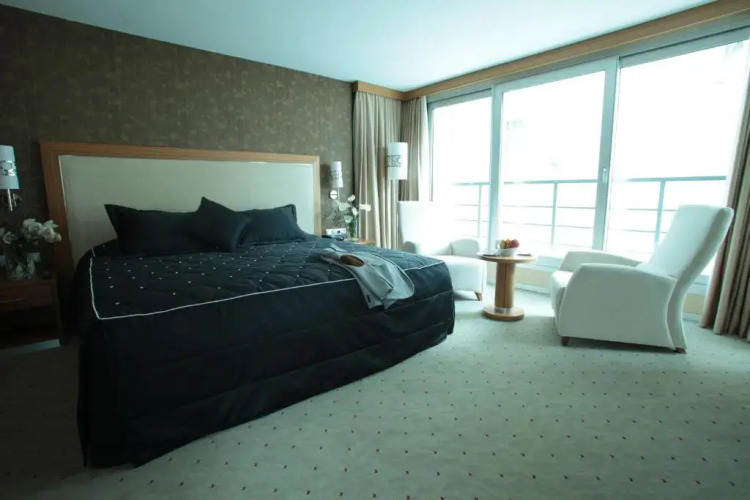 Demora HotelOver view