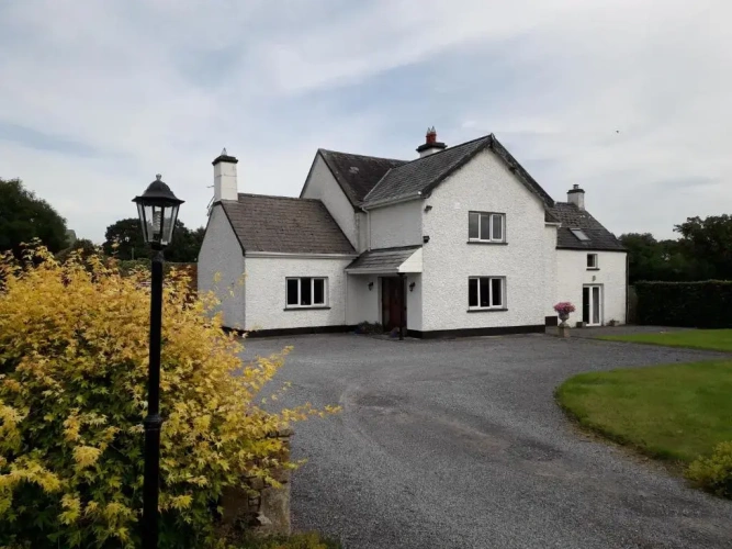 3 Bedrooms Cottage