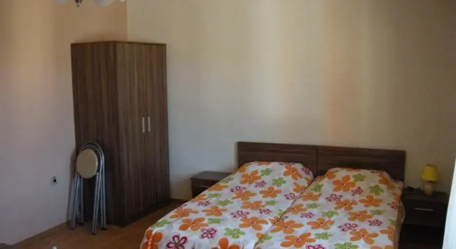 Guest House Happiness