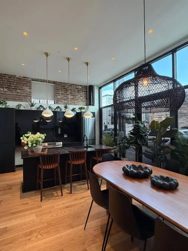 4 Bedrooms Luxury Apartment