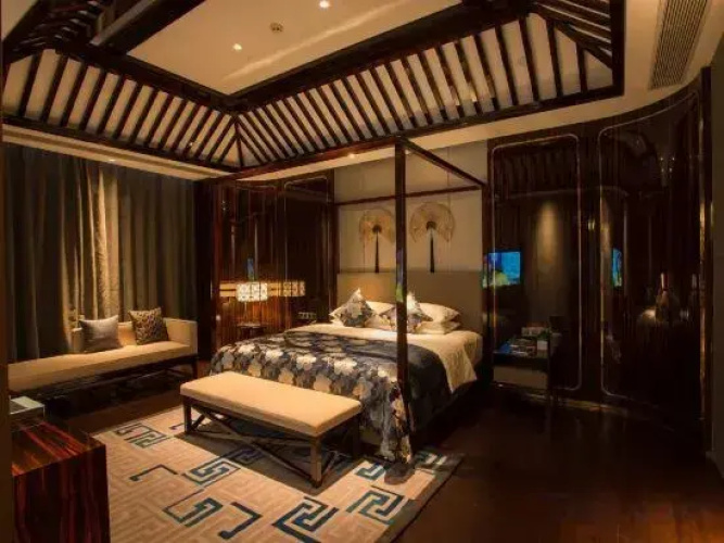 Phoenix  Hotel