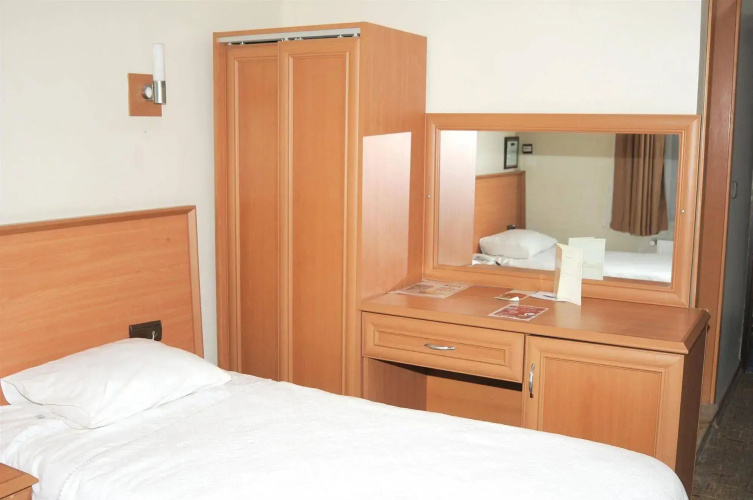 Ronax Hotel