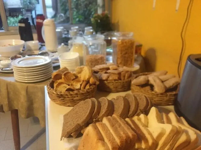 Bardas Hotel Cinco Saltos