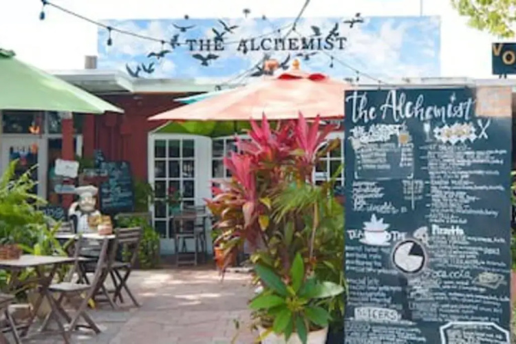 Edgewood Studio in Dania Beach
