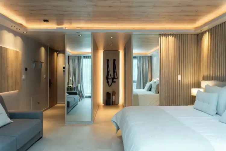 Deluxe Double Basement Suite with balcony and with courtyard view