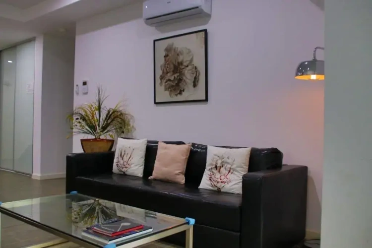 2 Bedrooms Apartment
