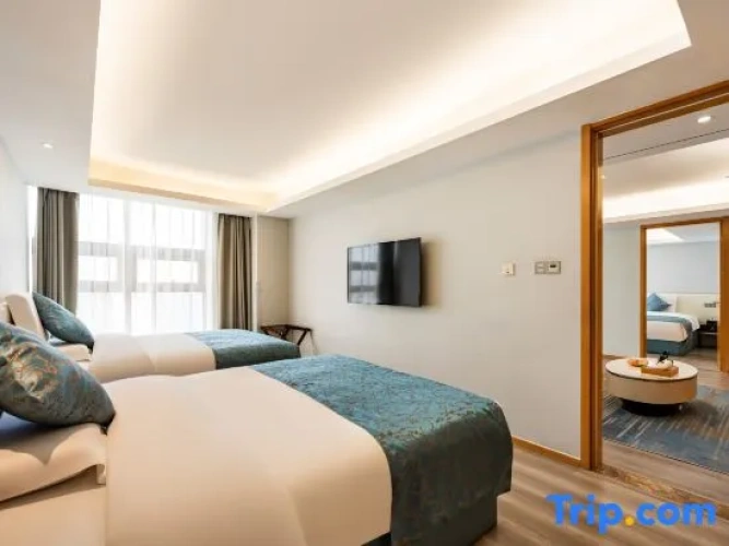 Twin Family Suite with water view