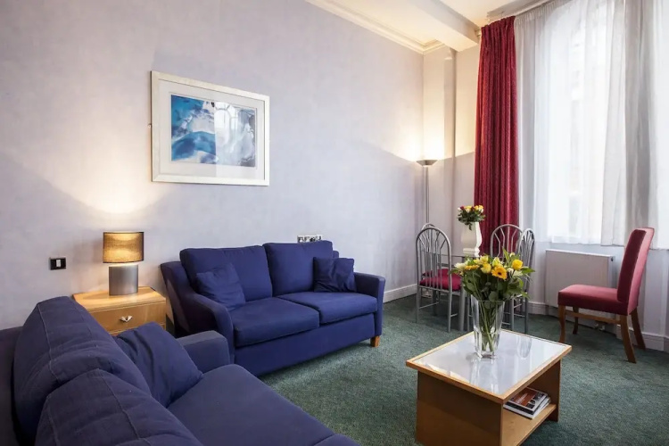 Large Convenient City Centre Apartment