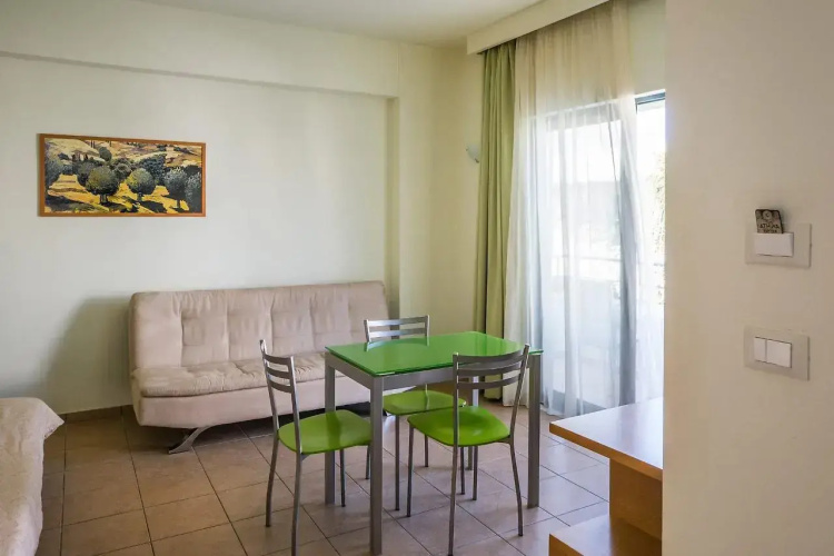 Athina Beach Hotel