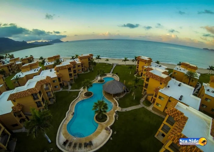 3 Bedrooms Comfort Apartment with sea view