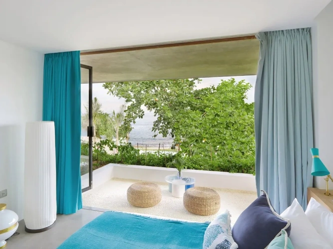 5 Bedrooms Villa